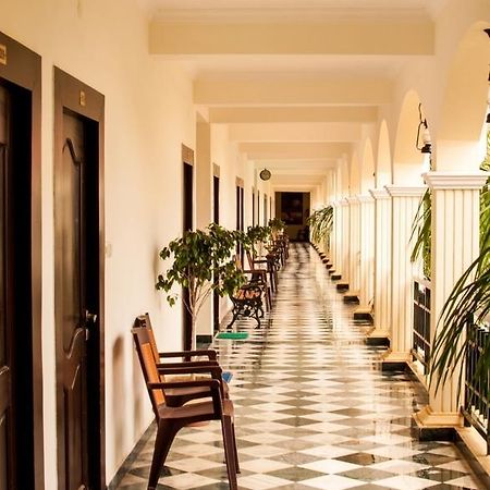 Kumararraja Palace Йелагири Екстериор снимка